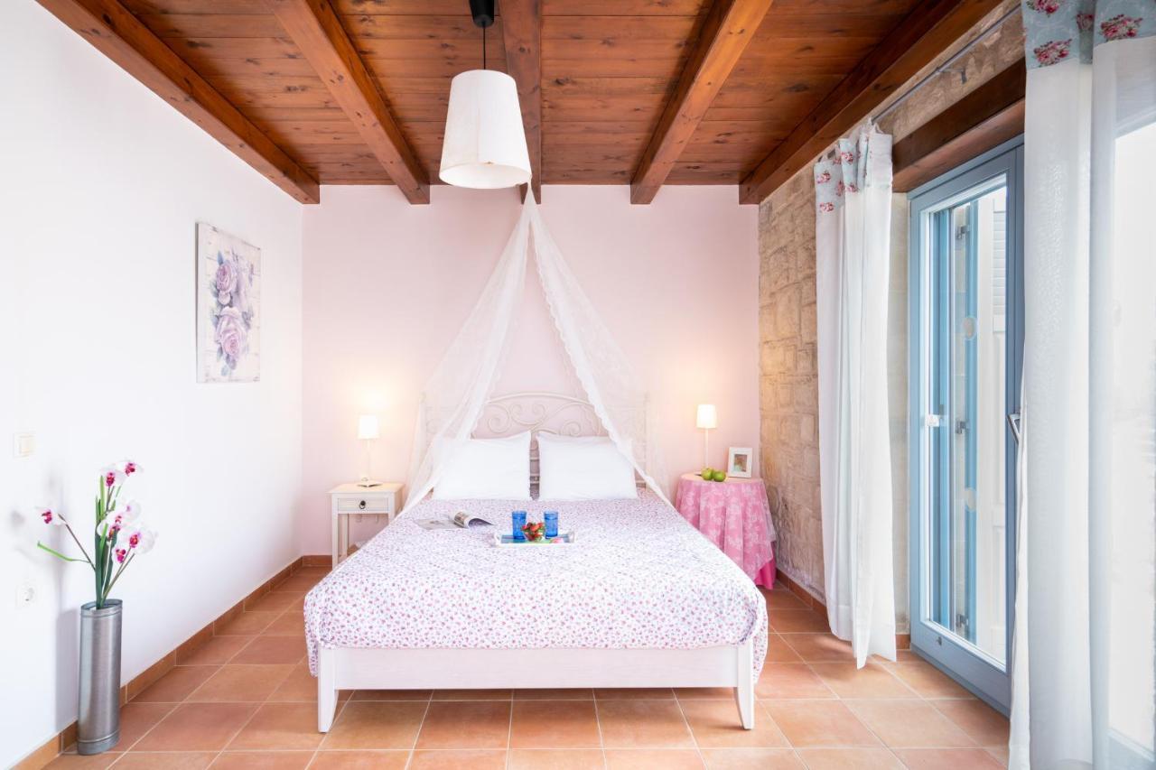 Beachfront Villa Turquoise With Private Pool, Bbq And Ping Pong Table Chania  Exteriér fotografie