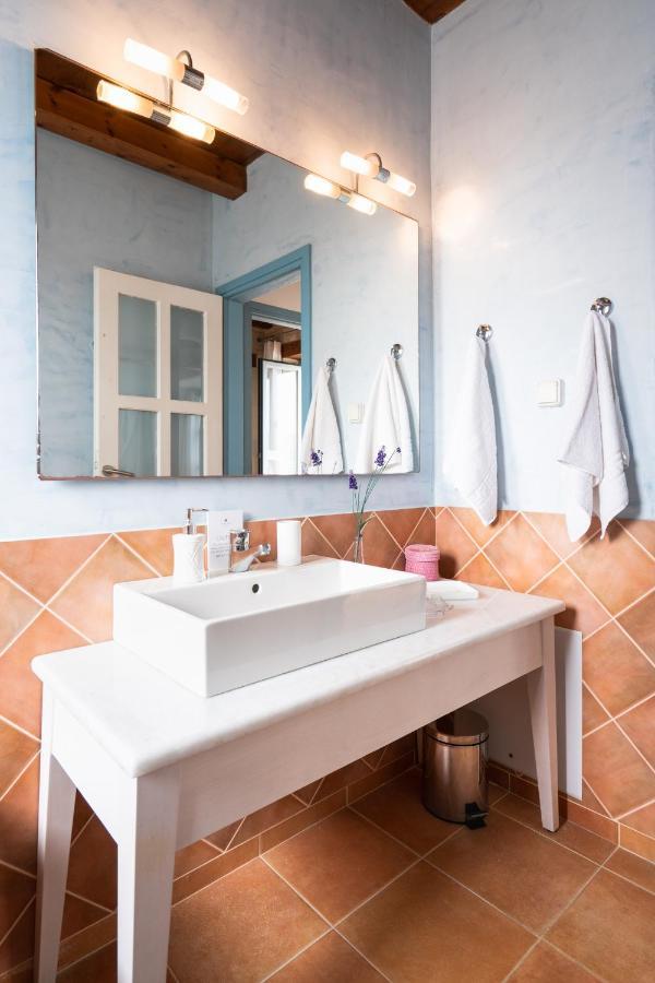 Beachfront Villa Turquoise With Private Pool, Bbq And Ping Pong Table Chania  Exteriér fotografie